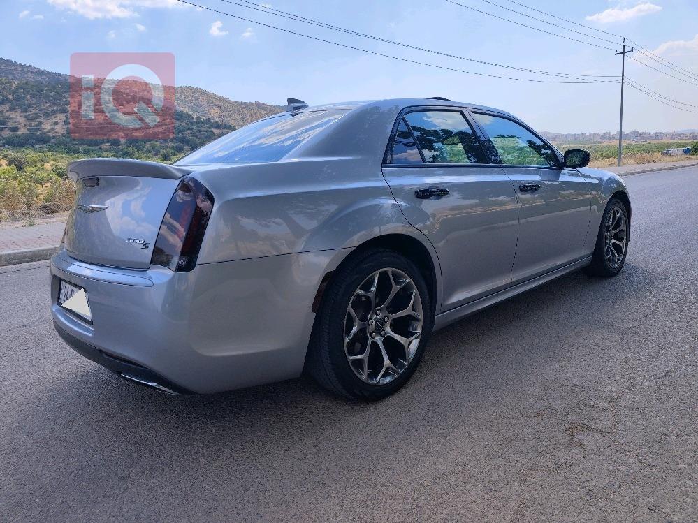 كرايسلر 300